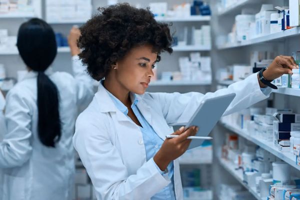 what-do-pharmacist-do-northeastern-graduate-compressed